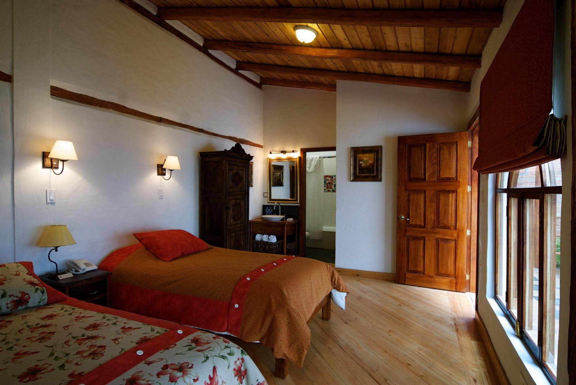 Boutique Hotel Casa Foch Quito Exterior photo