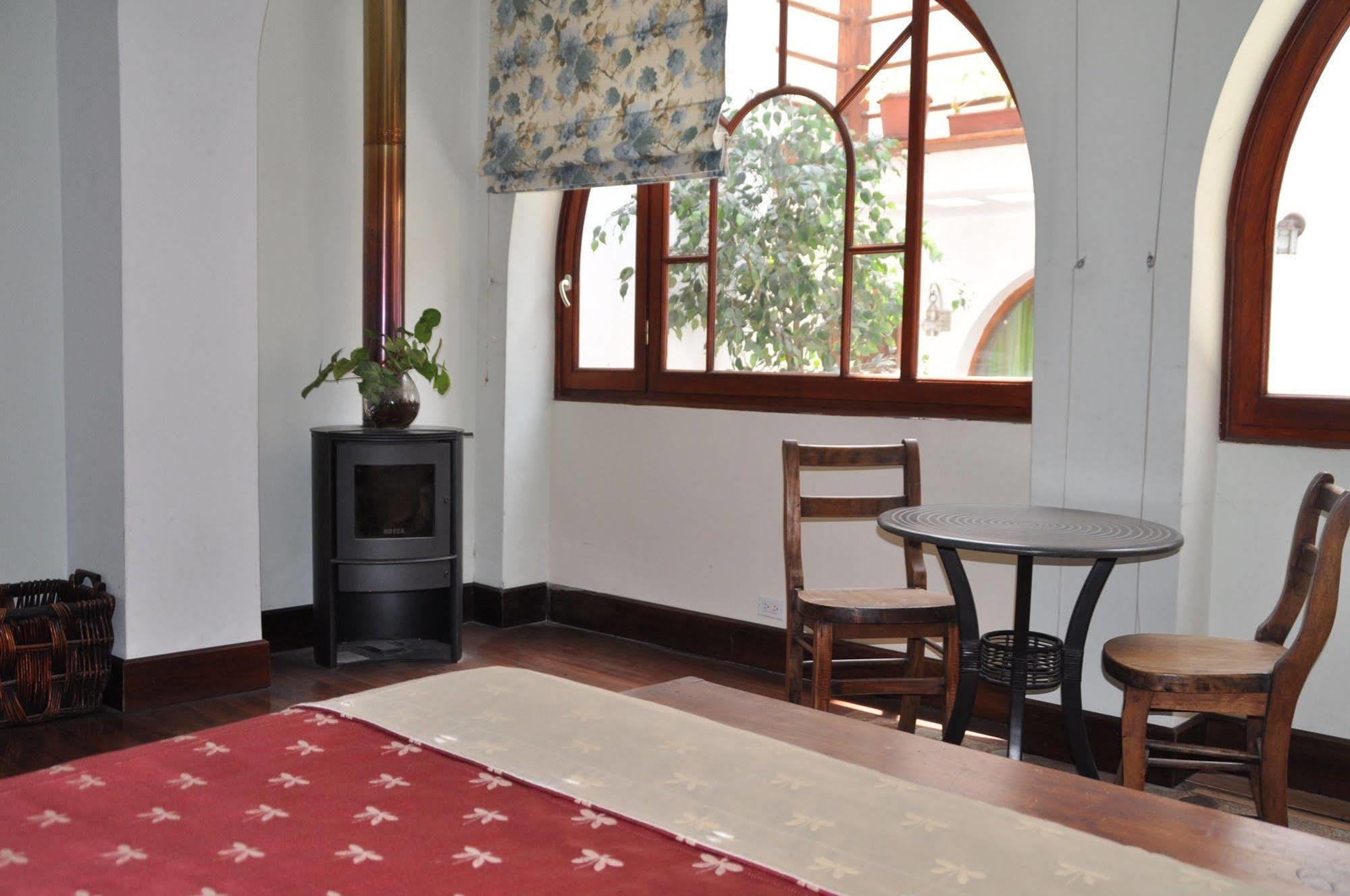 Boutique Hotel Casa Foch Quito Exterior photo