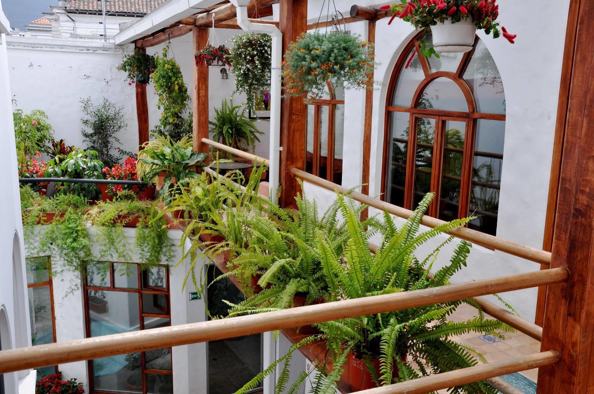 Boutique Hotel Casa Foch Quito Exterior photo