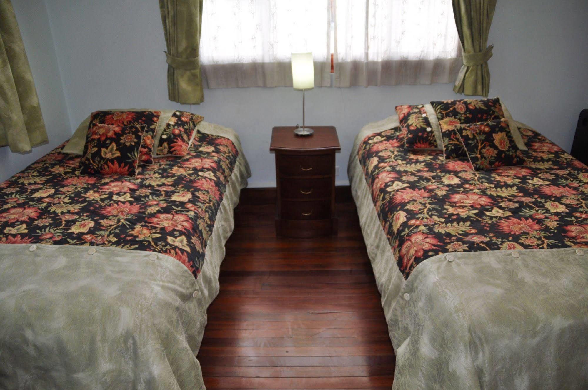 Boutique Hotel Casa Foch Quito Exterior photo