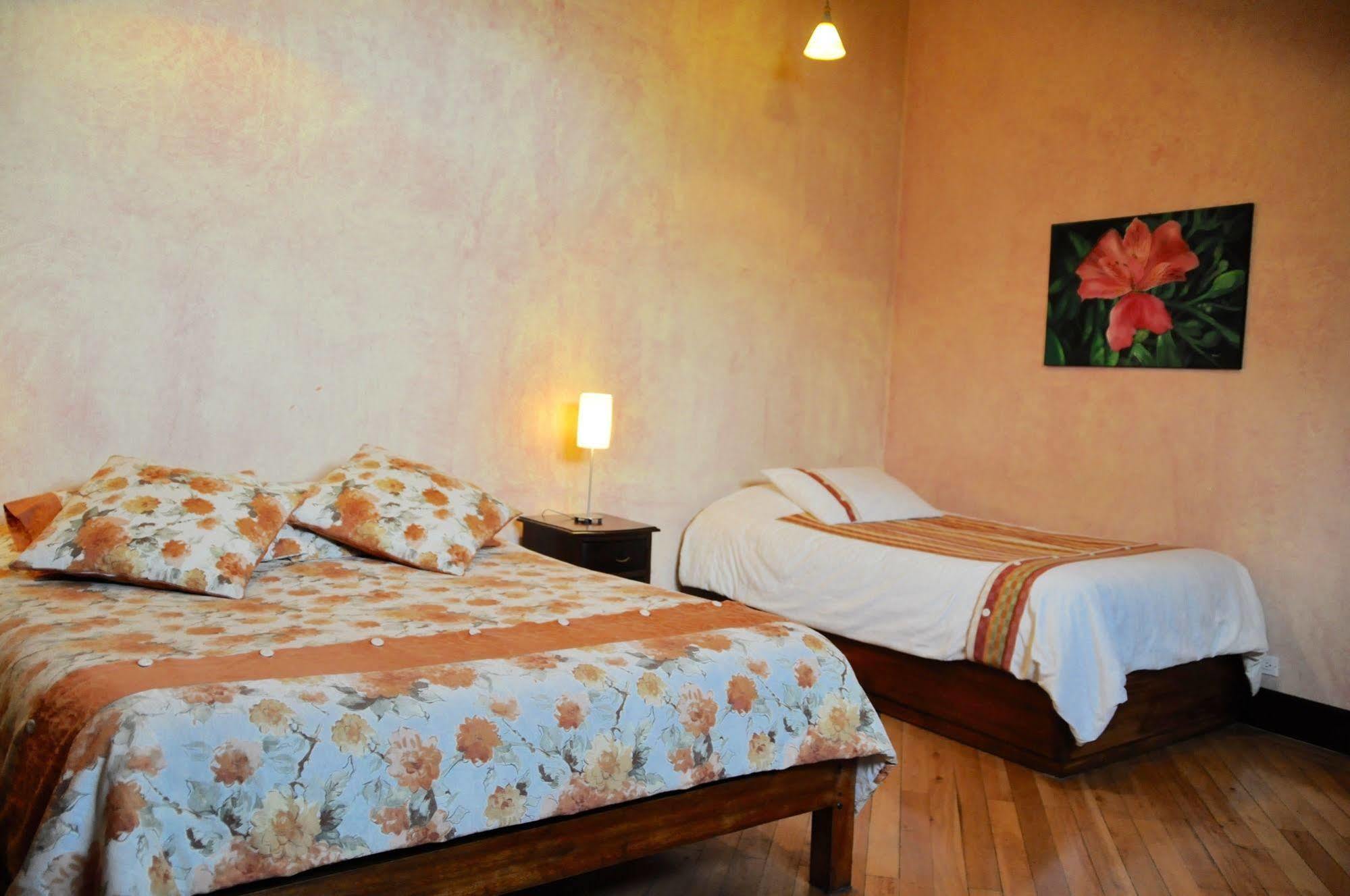 Boutique Hotel Casa Foch Quito Exterior photo